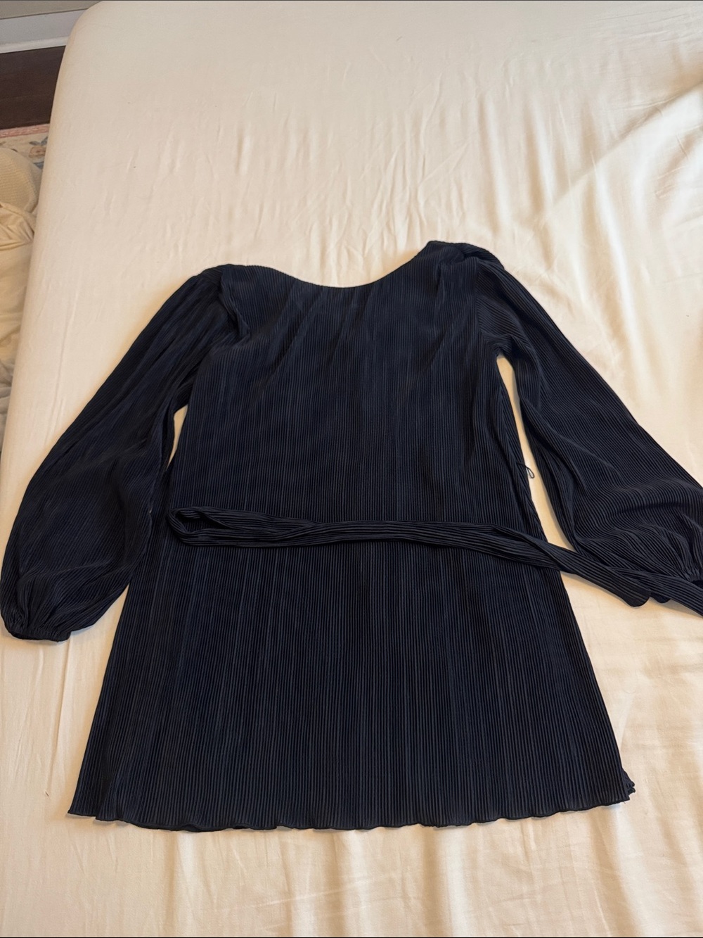 Abercrombie & Fitch Black Pleated Long-Sleeve Tunic mini Dress with Sash